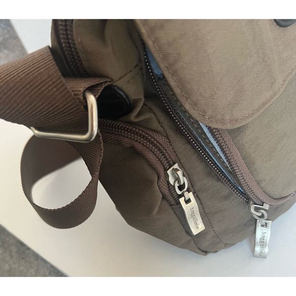 Baggallini Nylon Organizer Traveler Brown Multi Pocket Crossbody Purse - Picture 13 of 13